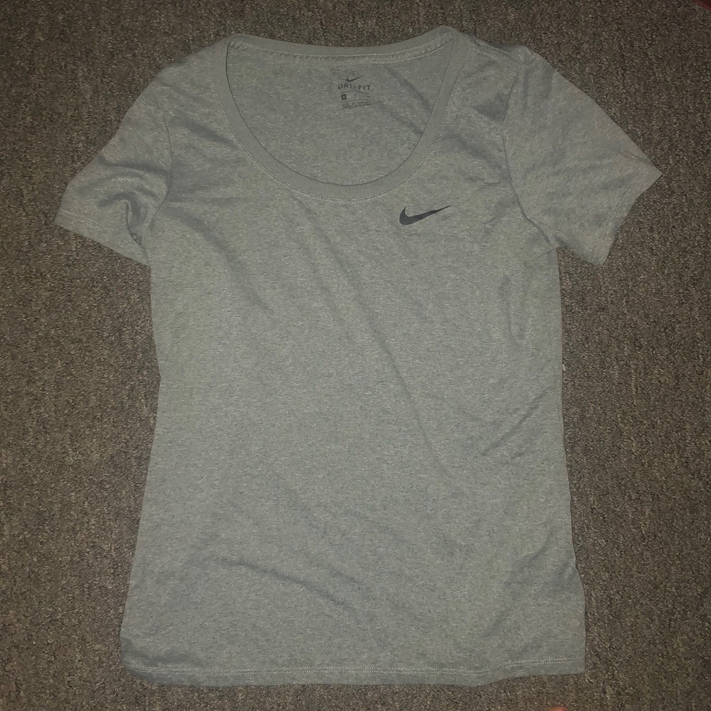 Women’s Nike dri-fit Tee